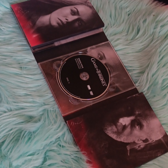 Game of thrones the complete fourth season ♟️ - Picture 6 of 9